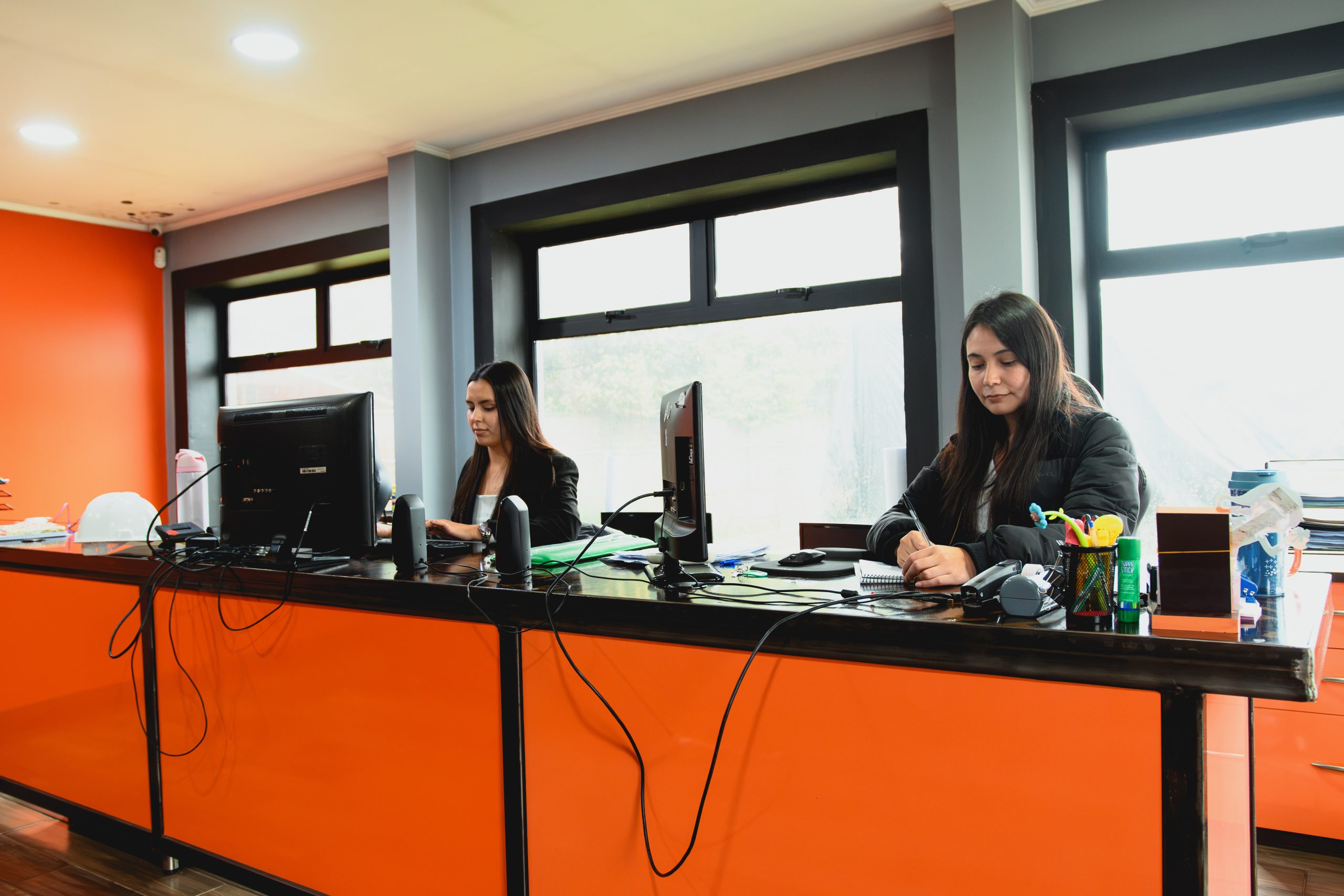 Equipo técnico EURO CEC brindando asesoría de obra
